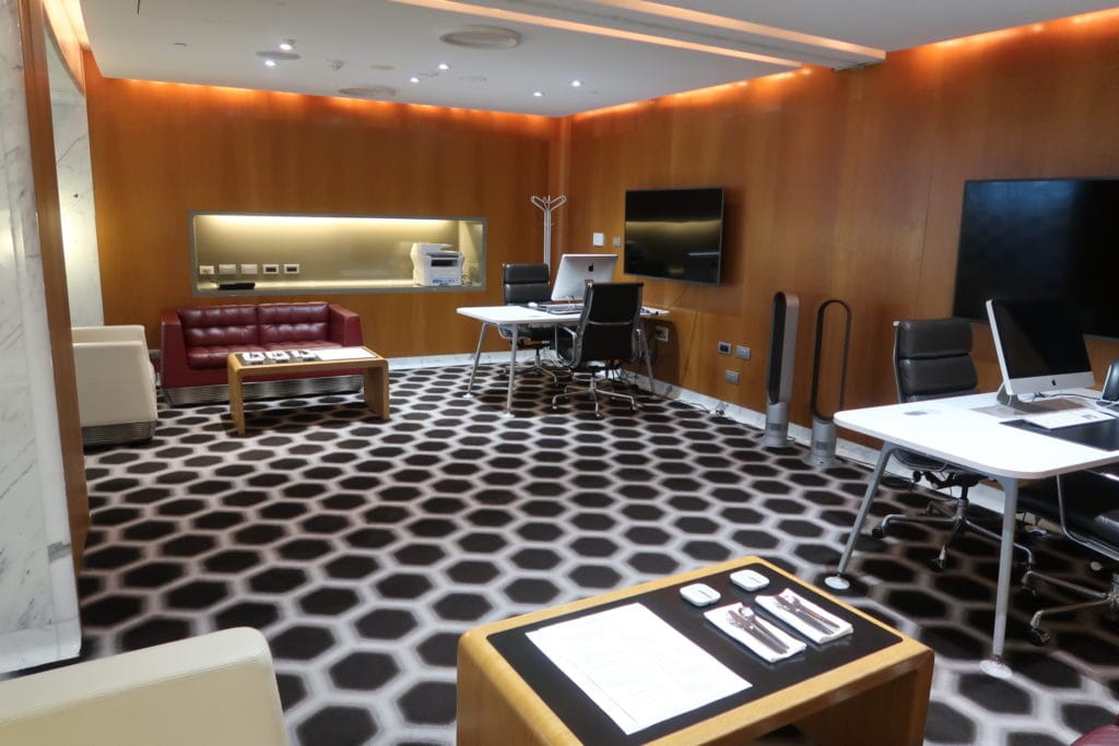 qantas first class lounge meeting room