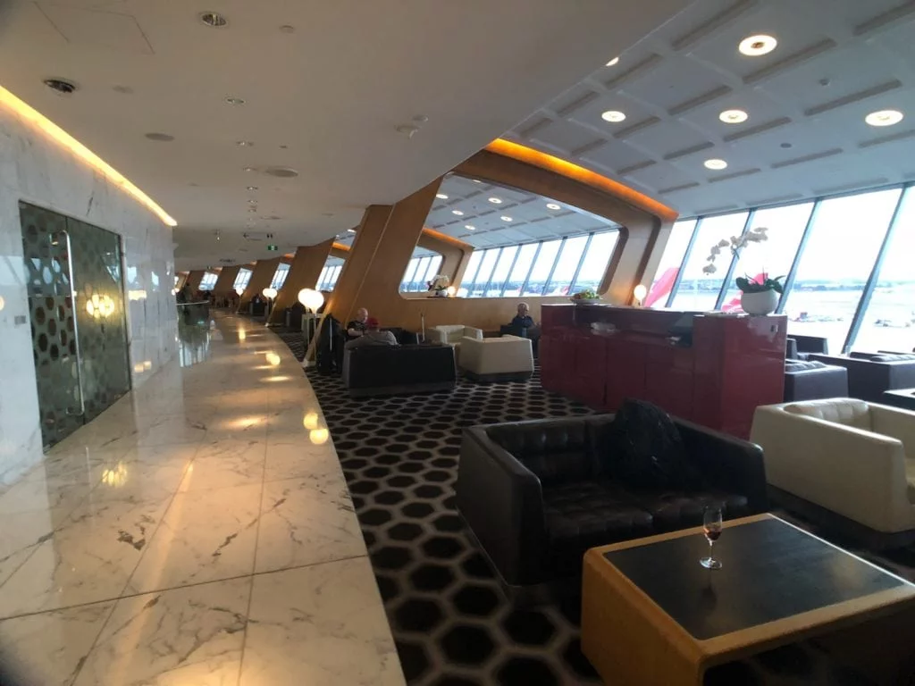 qantas first class lounge walkway