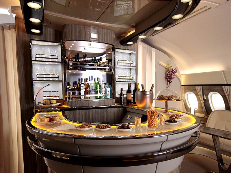 The iconic Emirates A380 bar – Old school glamour at 40,000 feet