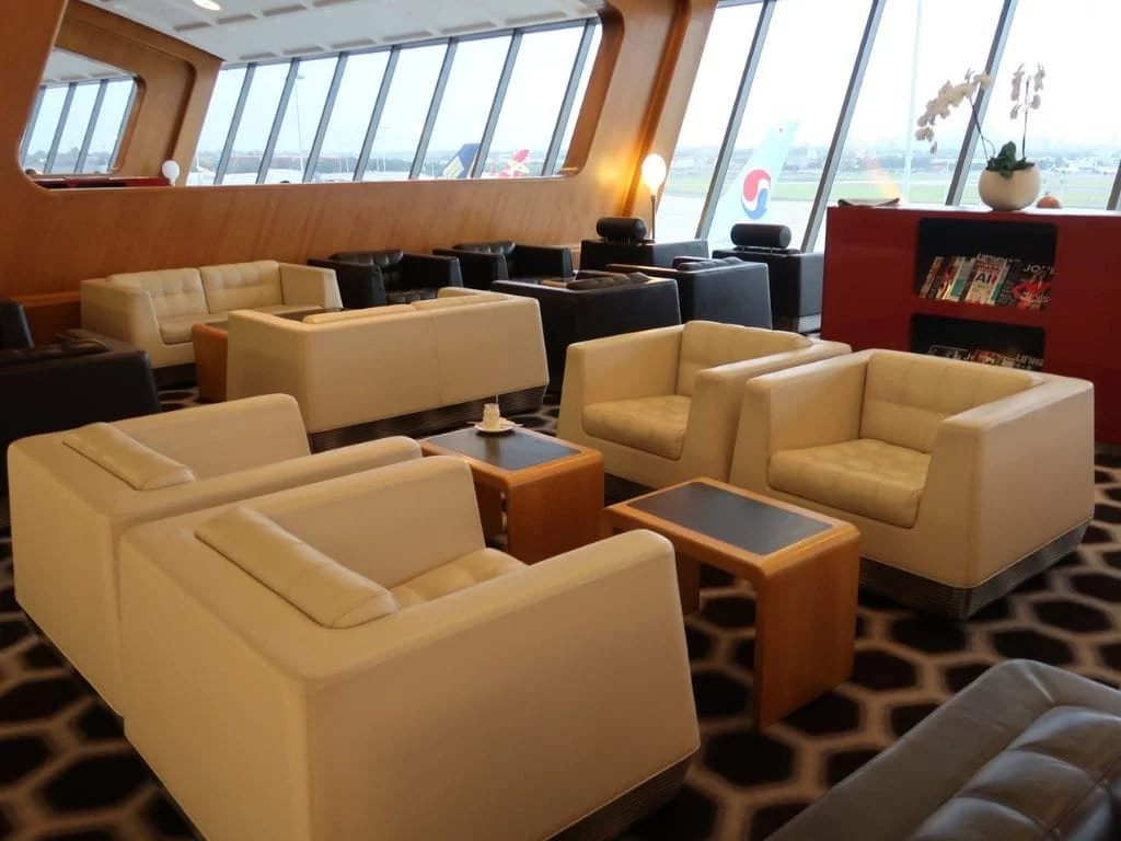 qantas first class lounge sydney 12