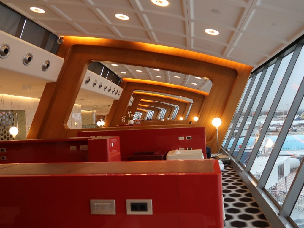 can you pay to visit a qantas lounge