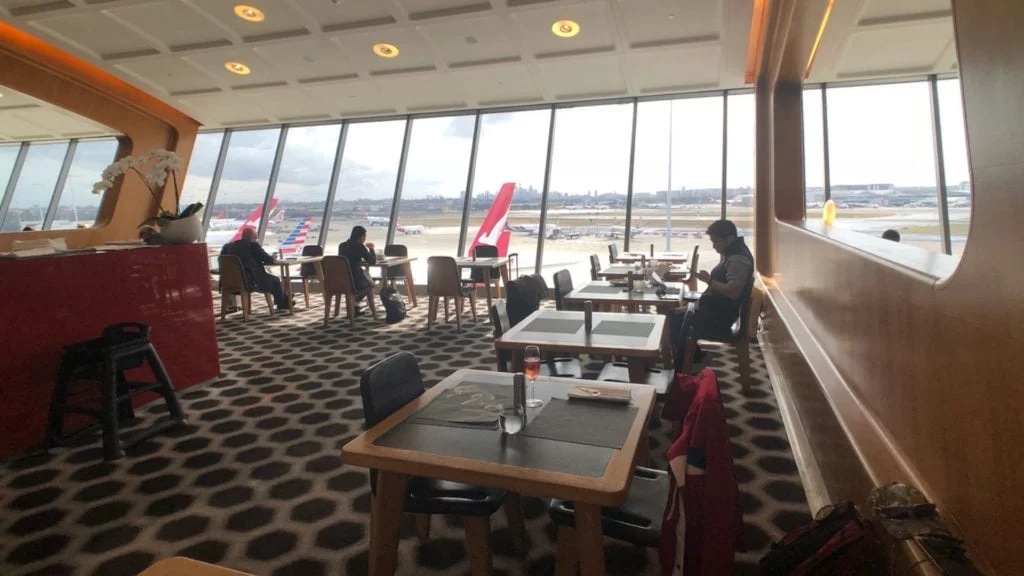 qantas first class lounge sydney dining long