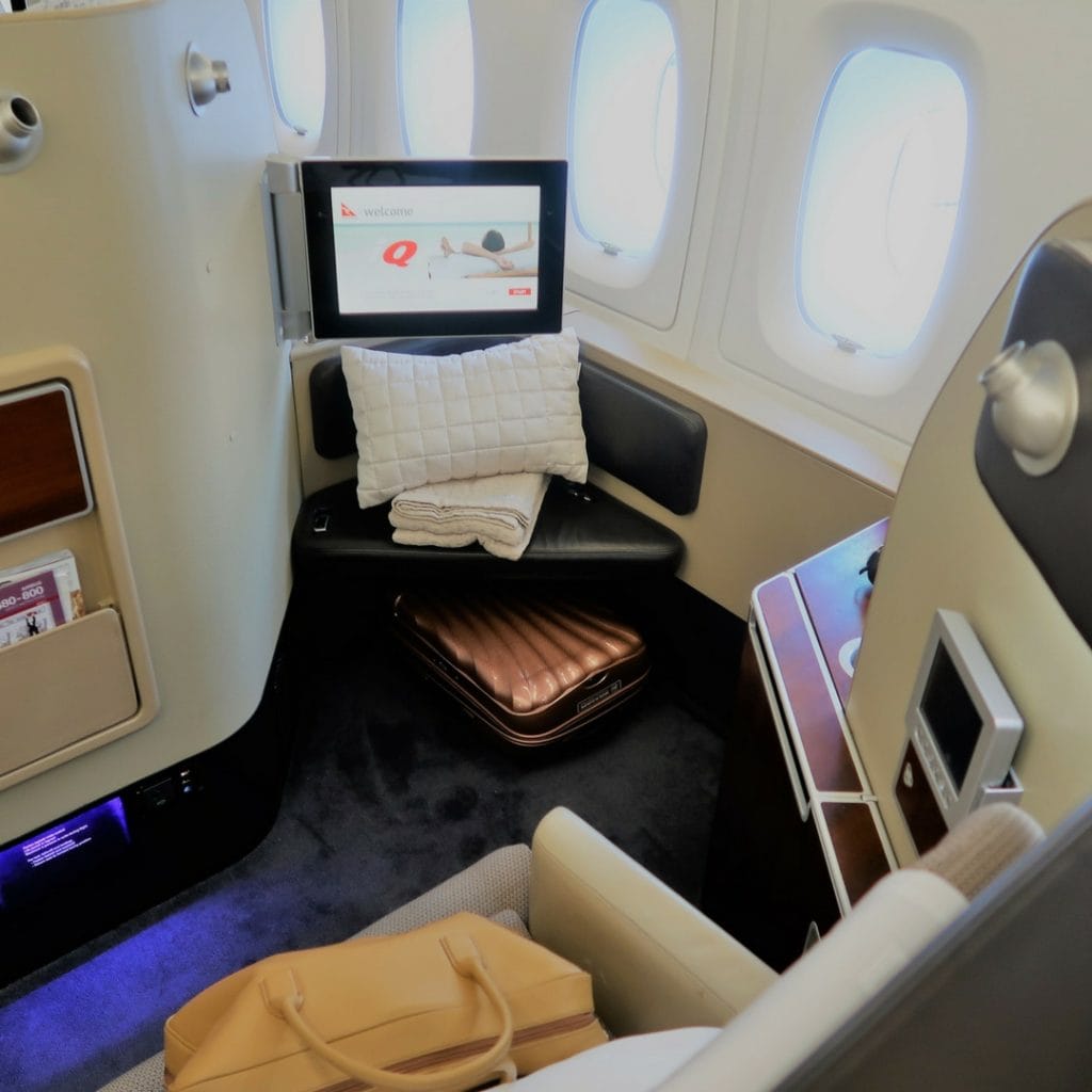 qantas airlines first class suites