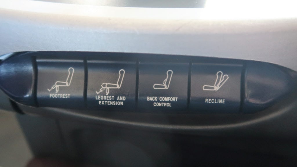 qantas 737 business class seat controls