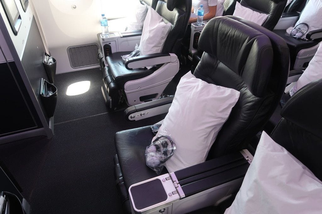 premium economy cabin - air new zealand