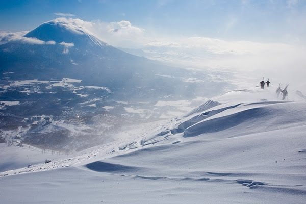 qantas sapporo flights