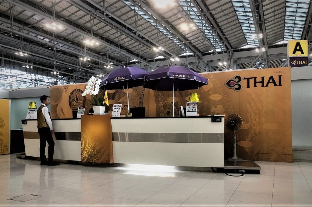 thai airways first class check-in suvarnabhumi airport