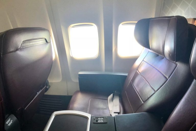 qantas business class 737 domestic