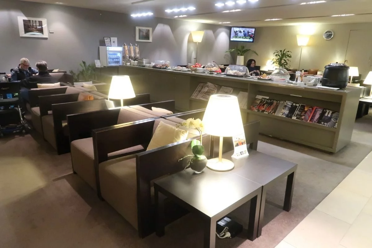 singapore airlines krisflyer lounge adelaide airport lounge inside