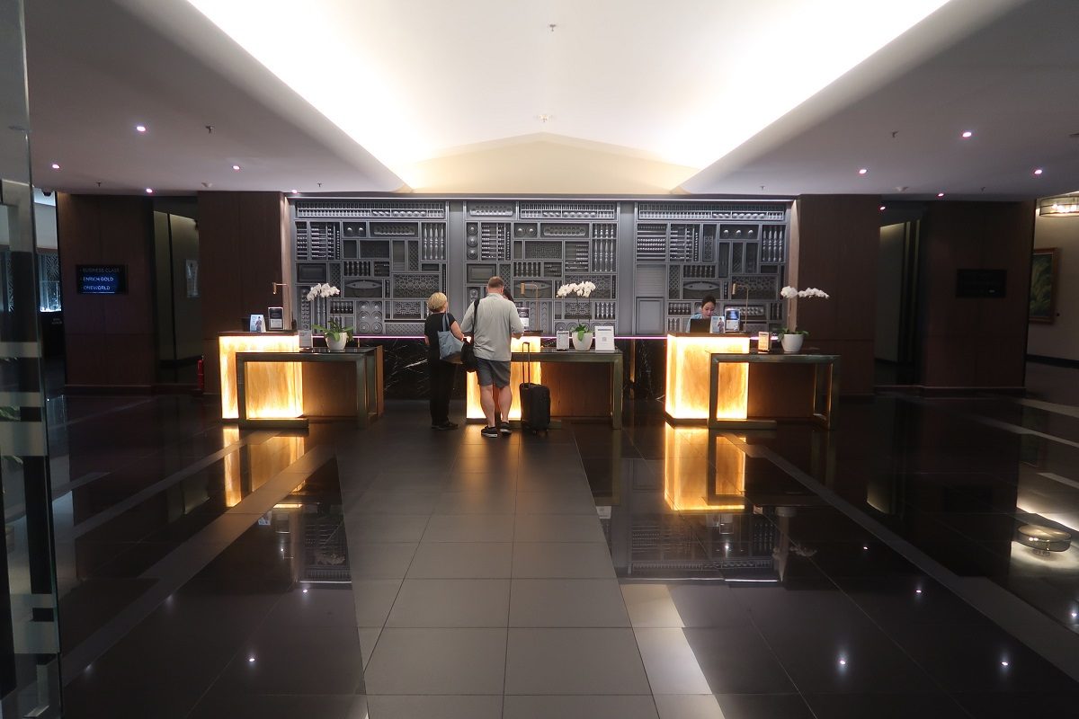 Malaysia Airlines Golden Lounge Review  The Champagne Mile