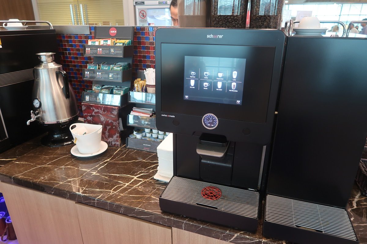 SATS Premier Lounge Terminal 2 Singapore Airport coffee and tea