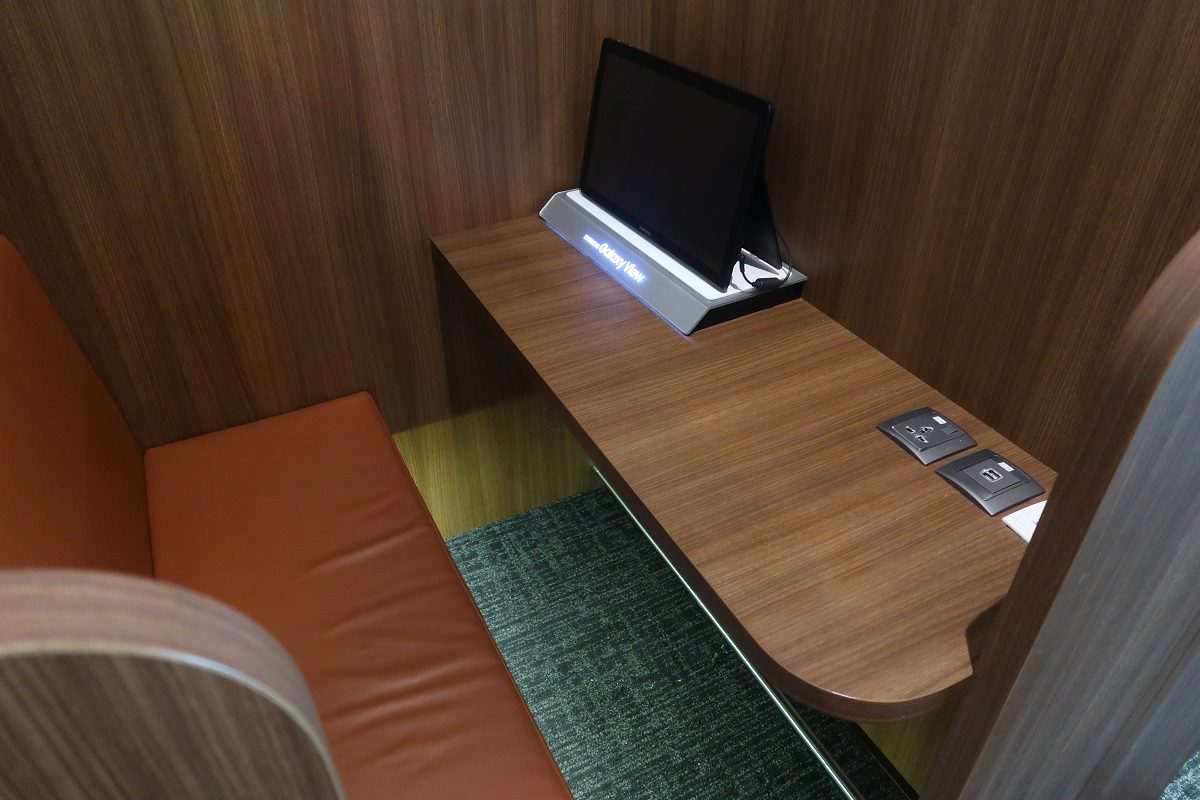 SATS Premier Lounge Terminal 2 Singapore Airport cubicle 2