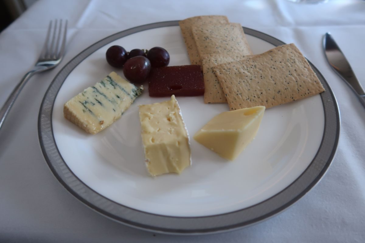Singapore Airlines old A380 First Class Suite (12) Singapore Airlines old A380 First Class Suite cheese