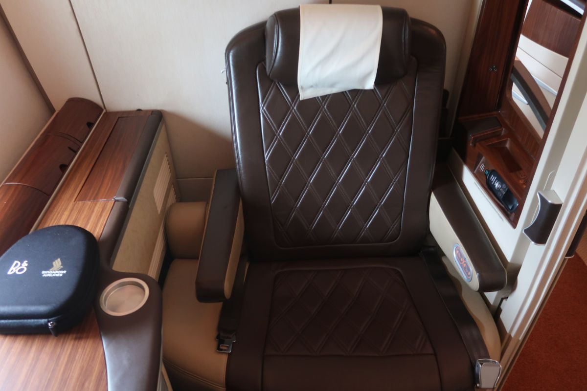 Singapore Airlines old A380 First Class Suite seat