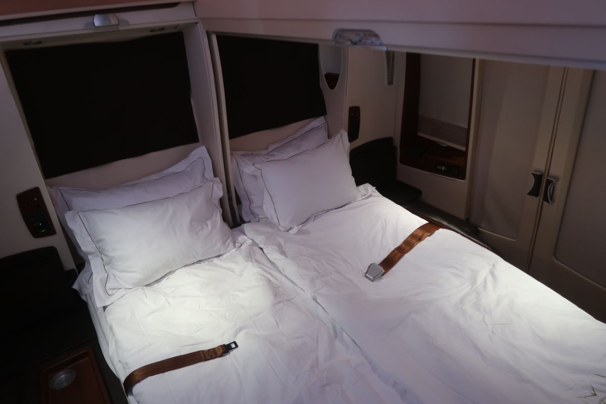 Singapore Airlines old A380 First Class Suite (69) | The Champagne Mile