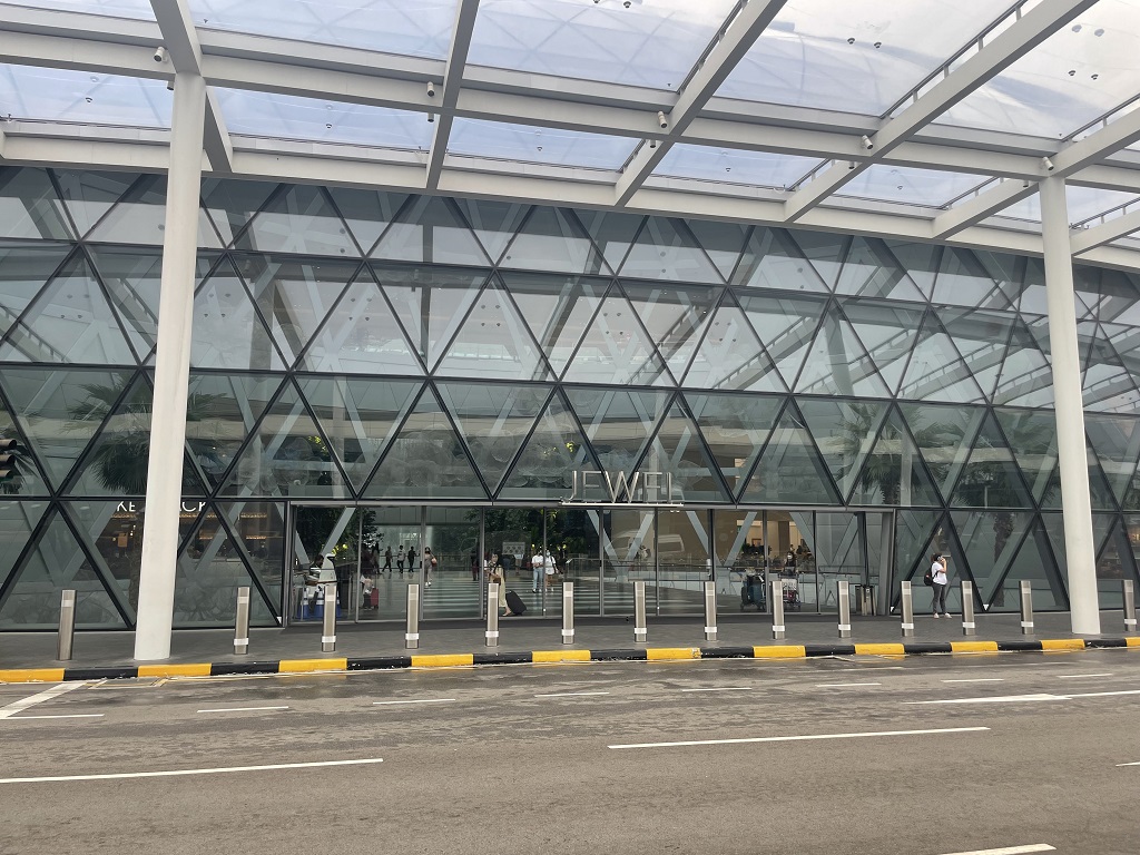 jewel changi airport roadside entrance