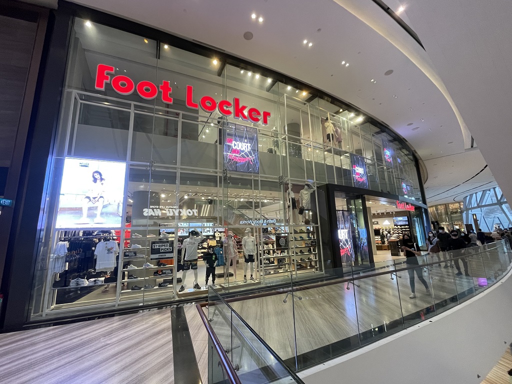 jewel changi airport shopping footlocker