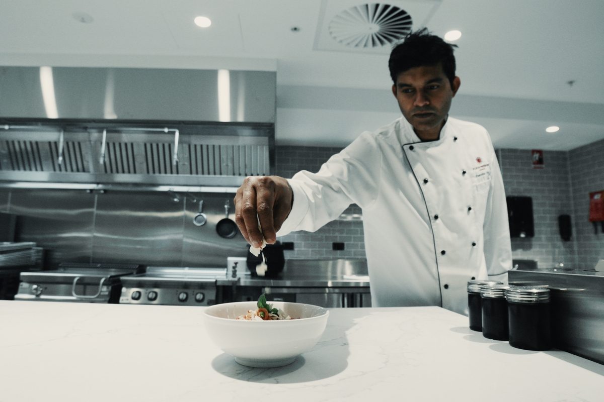 American Express Lounge, Sydney Airport: Buffet and live cooking station Source: American Express