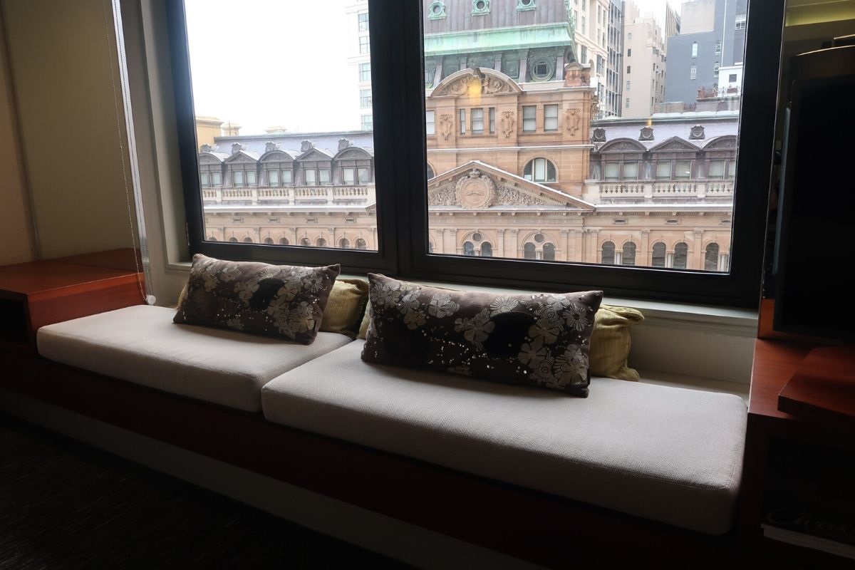 intercontinental sydney city side room view IHG Intercontinental Sydney chaise lounge window