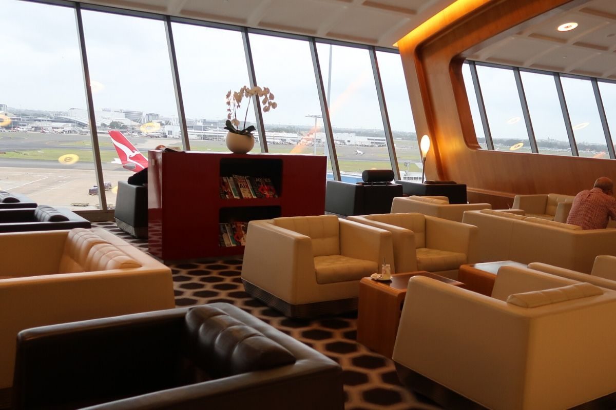 qantas credit card image