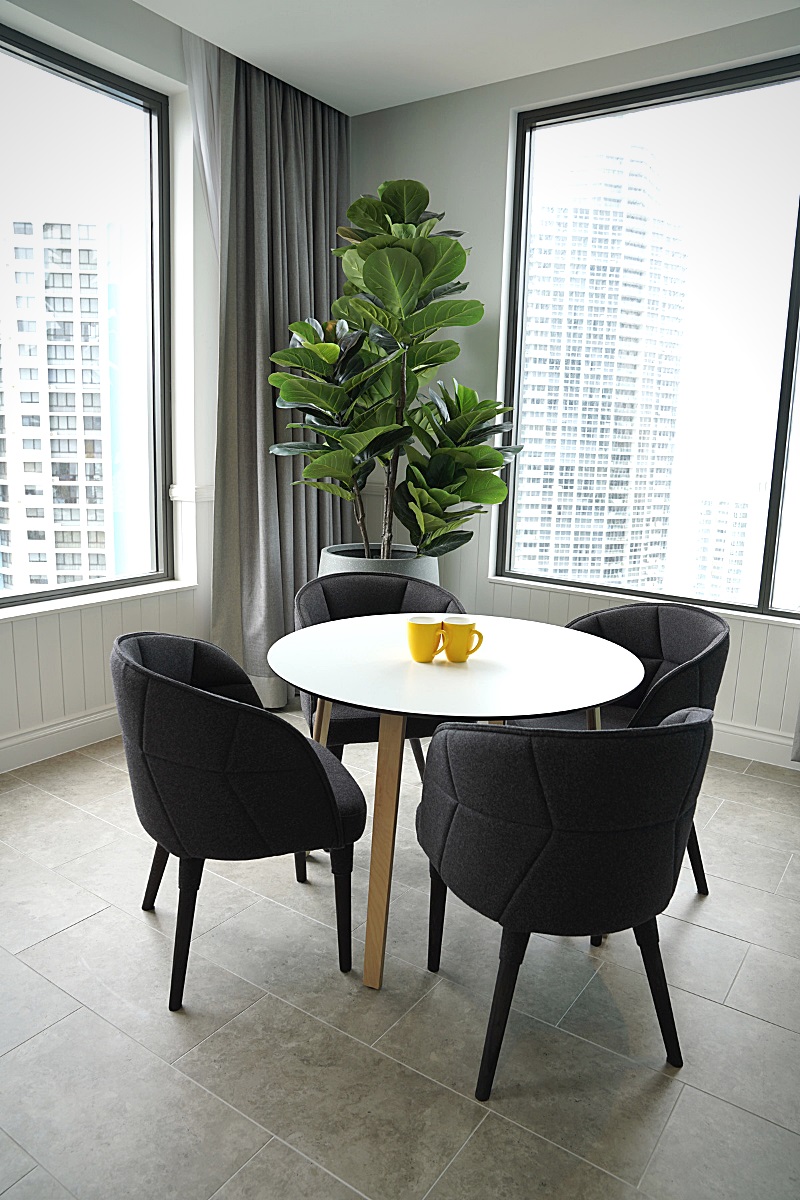 voco-gold-coast-table-chairs-1 voco gold coast chairs and table