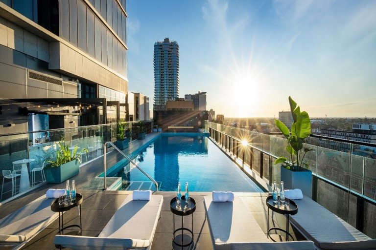ihg crowne plaza adelaide swimming pool