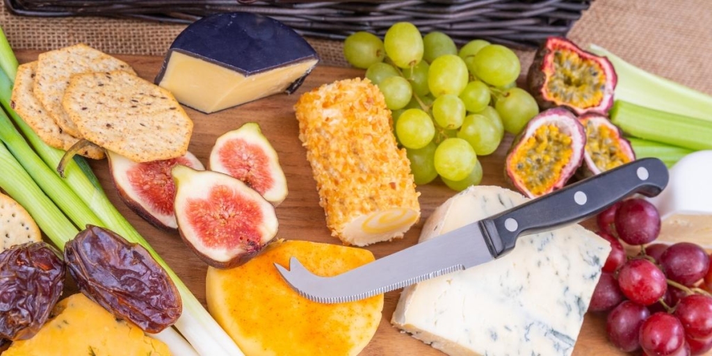 best gifts for mums cheese hamper image