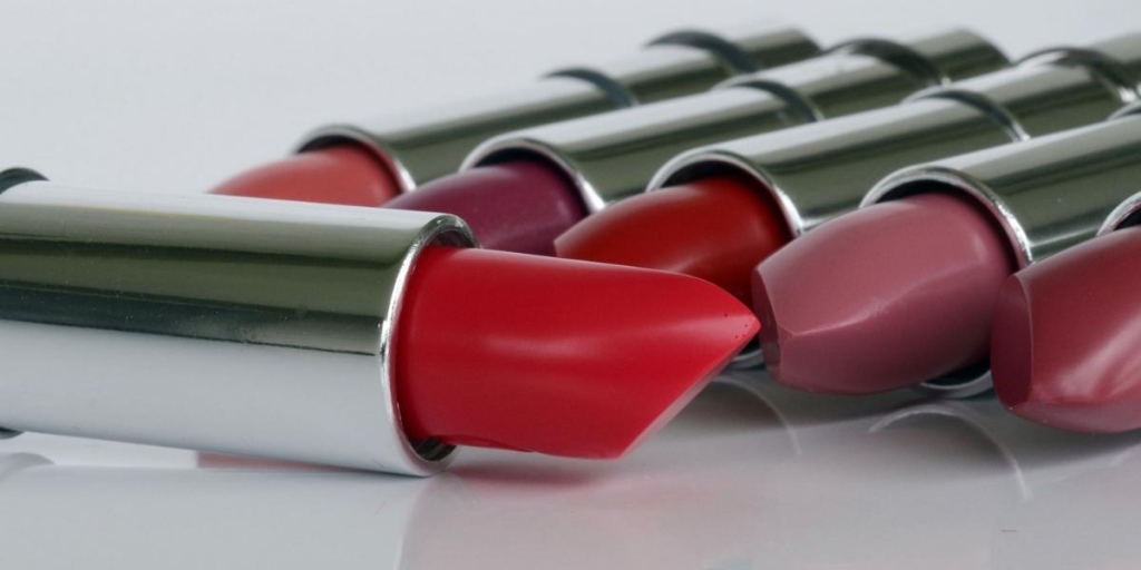 best gifts for mums lipstick image