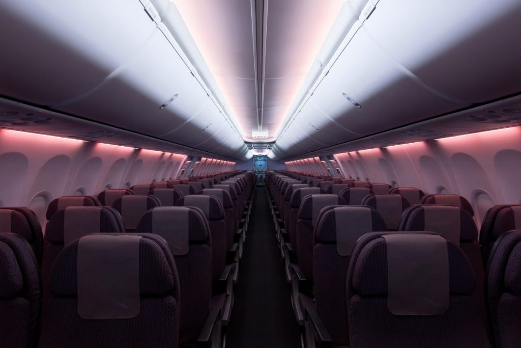 qantas 737 cabin