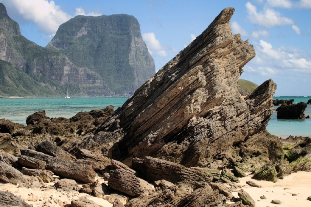 Best ways to use 50,000 Qantas Points The Champagne Mile