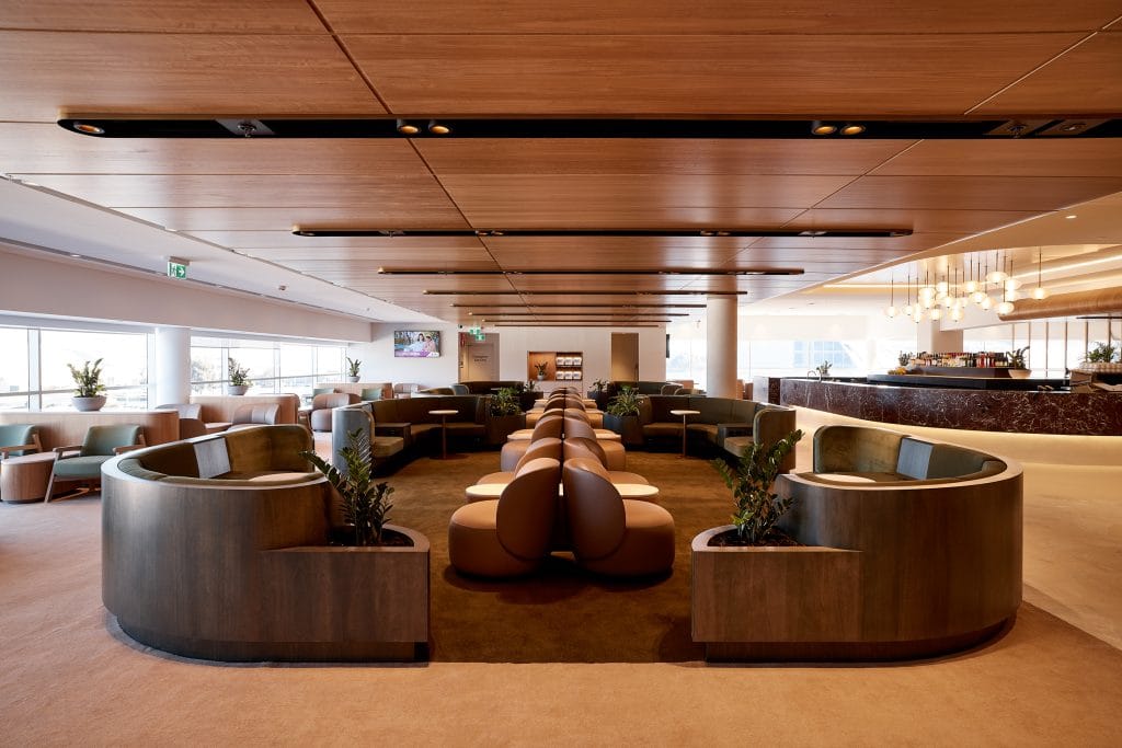 Qantas-250514-Adelaide-Bus-Lounge-Clean-2206